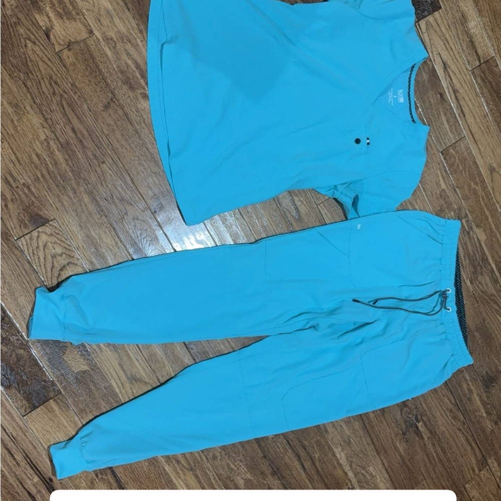 Koi Scrubs like new